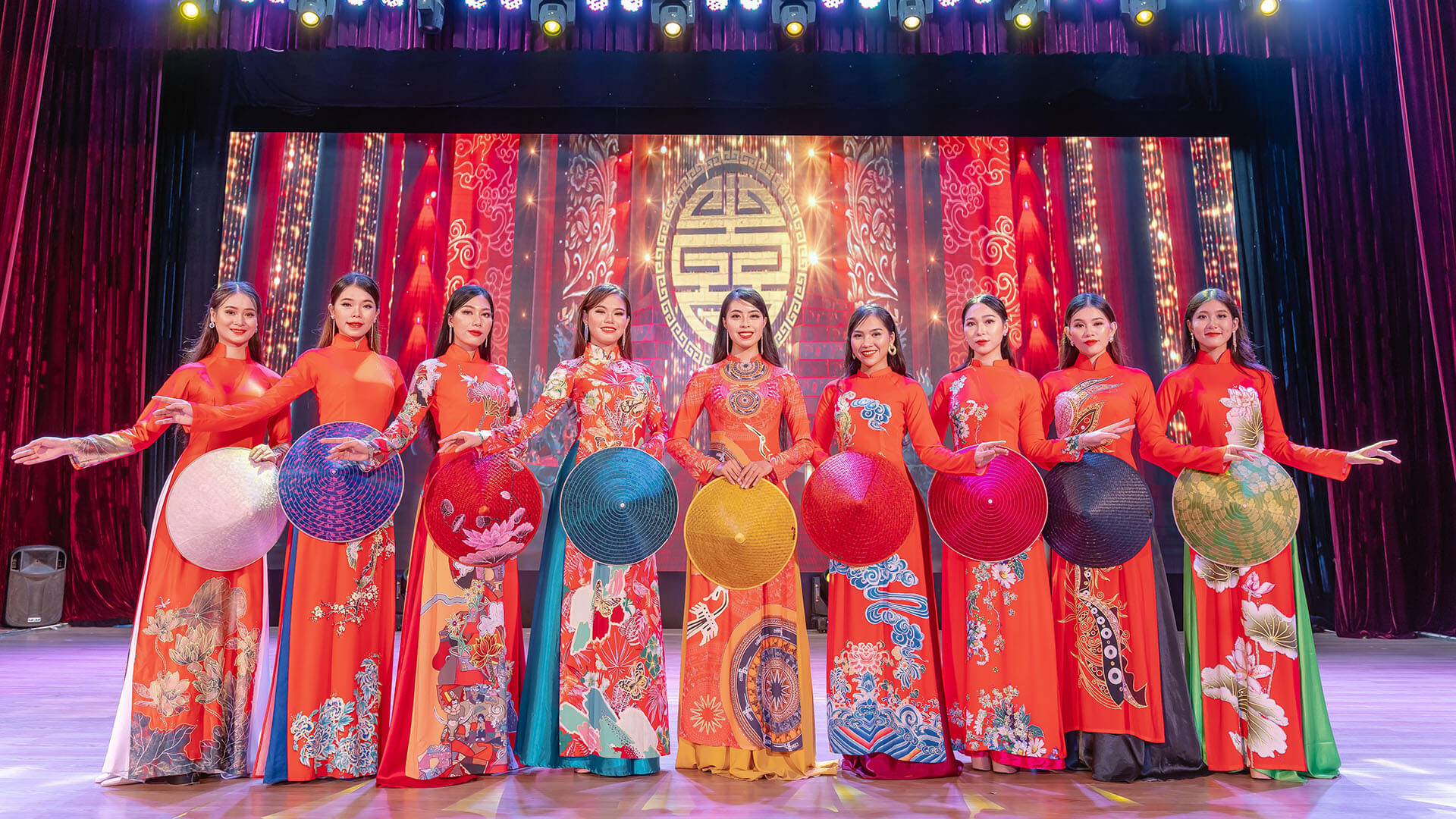 Vé Show Áo Dài Đà Nẵng